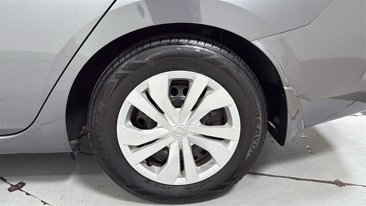 2021 Nissan Versa 1.6 S photo 23