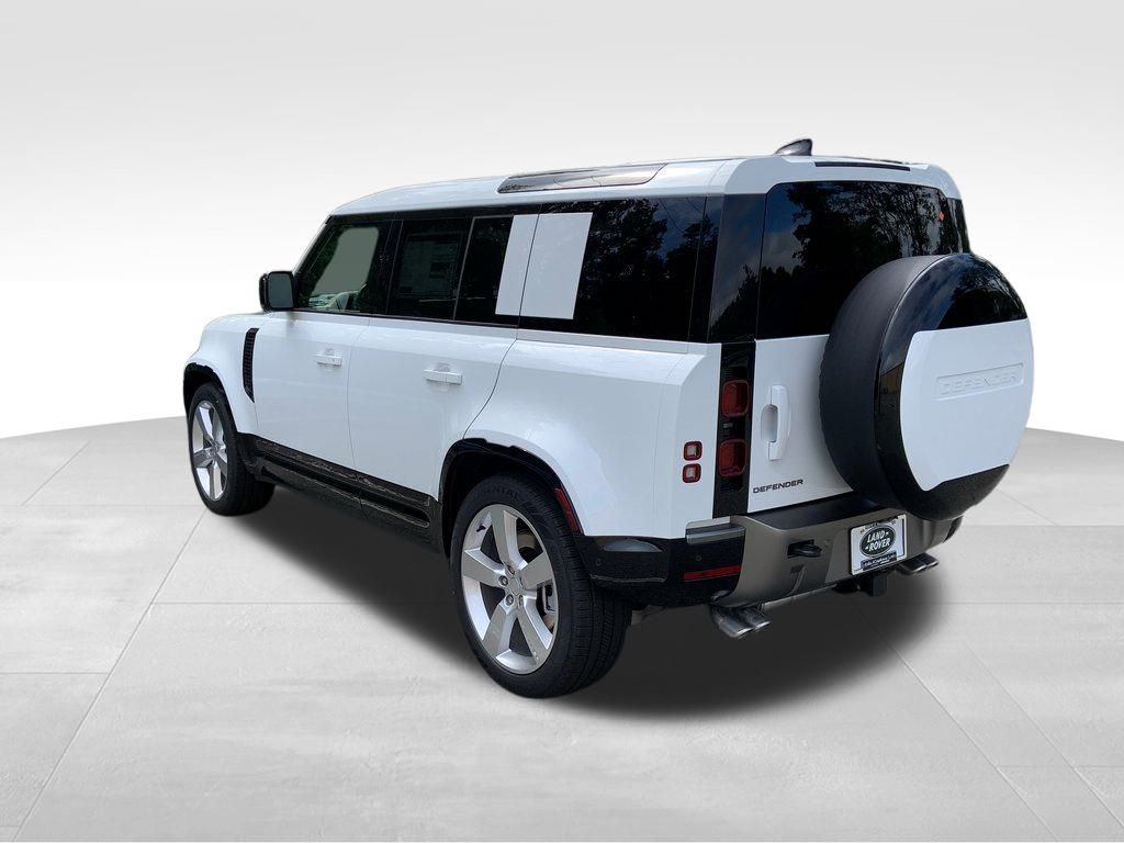 2025 Land Rover Defender 110 X-Dynamic SE photo 3