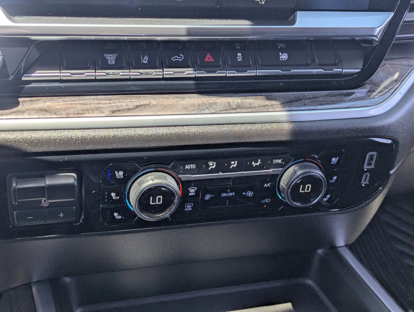 2025 Chevrolet Silverado 2500HD LTZ photo 23