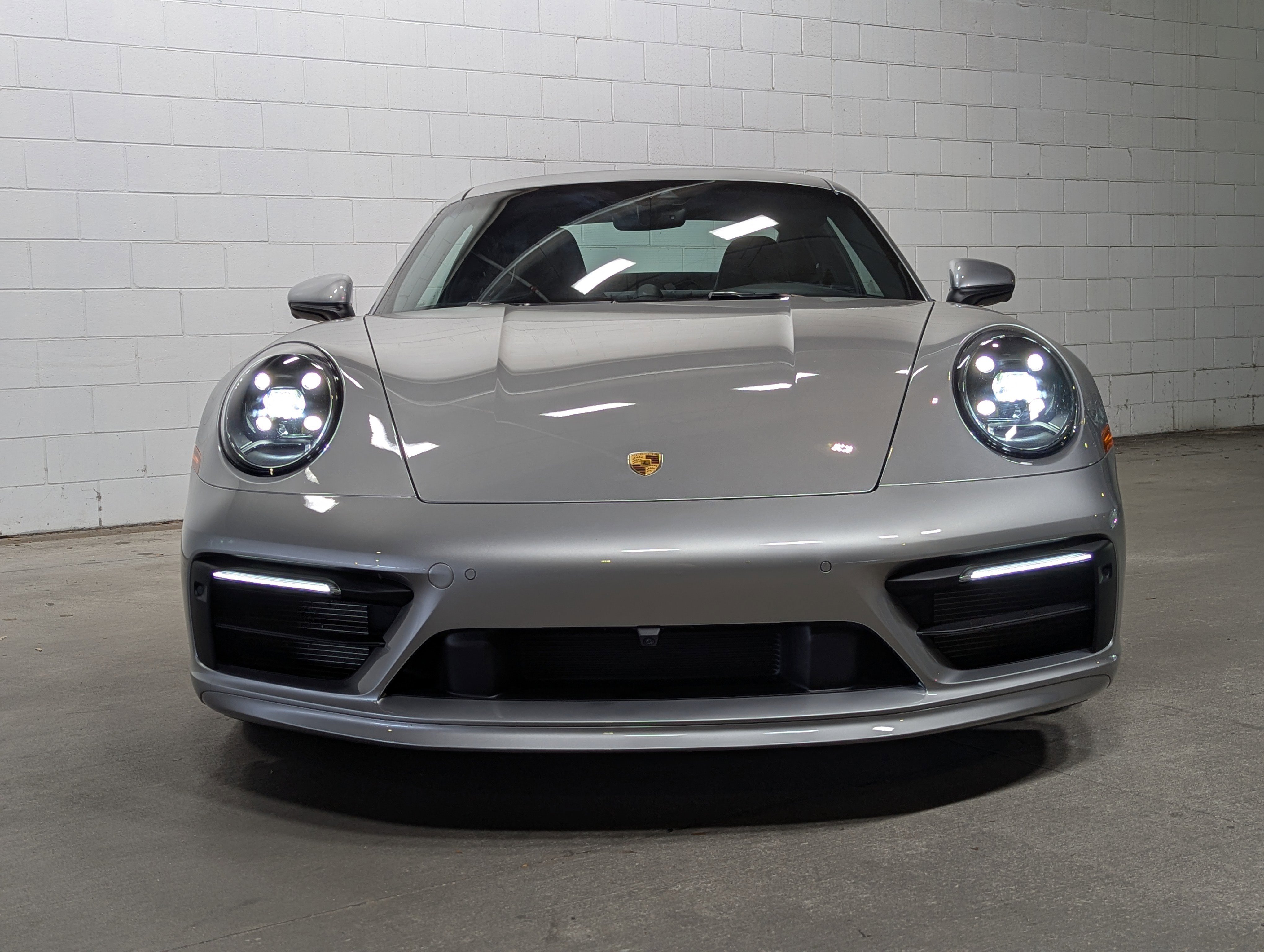 2024 Porsche 911 T 4 photo 2