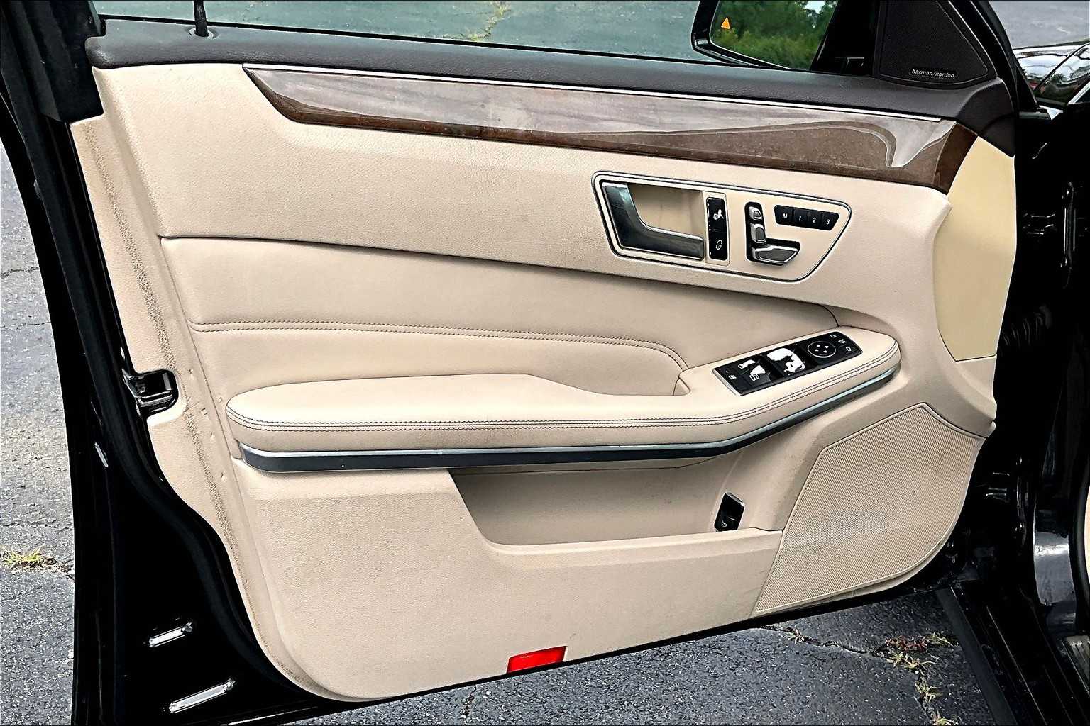 2016 Mercedes Benz E 350 photo 18