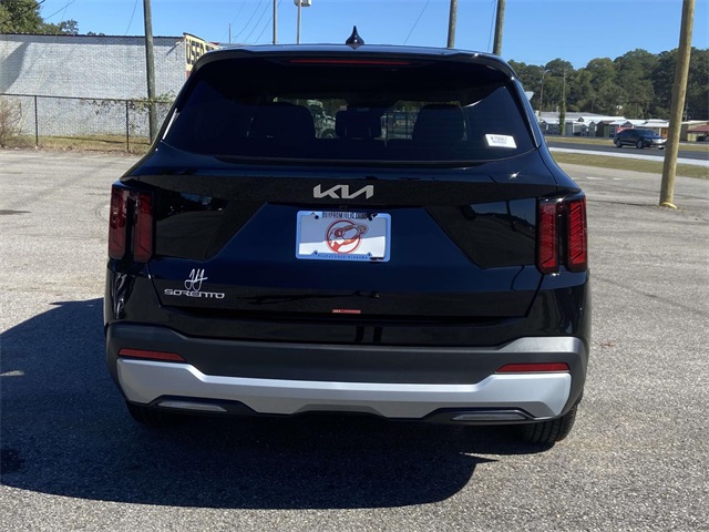 2026 Kia Sorento LX photo 4