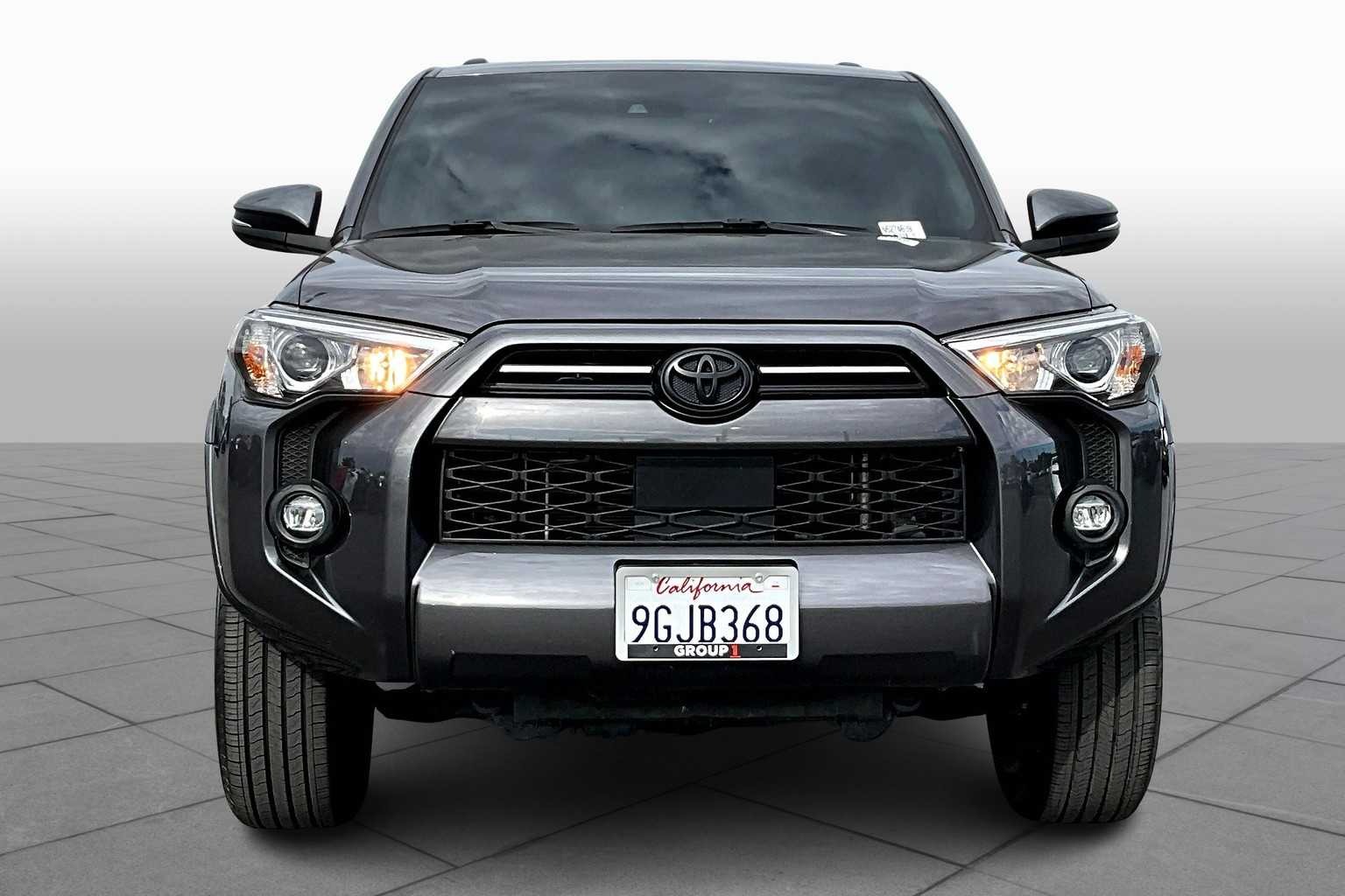 2022 Toyota 4Runner SR5 Premium photo 2