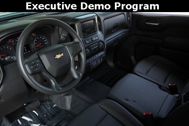 2025 Chevrolet Silverado 1500 photo 2