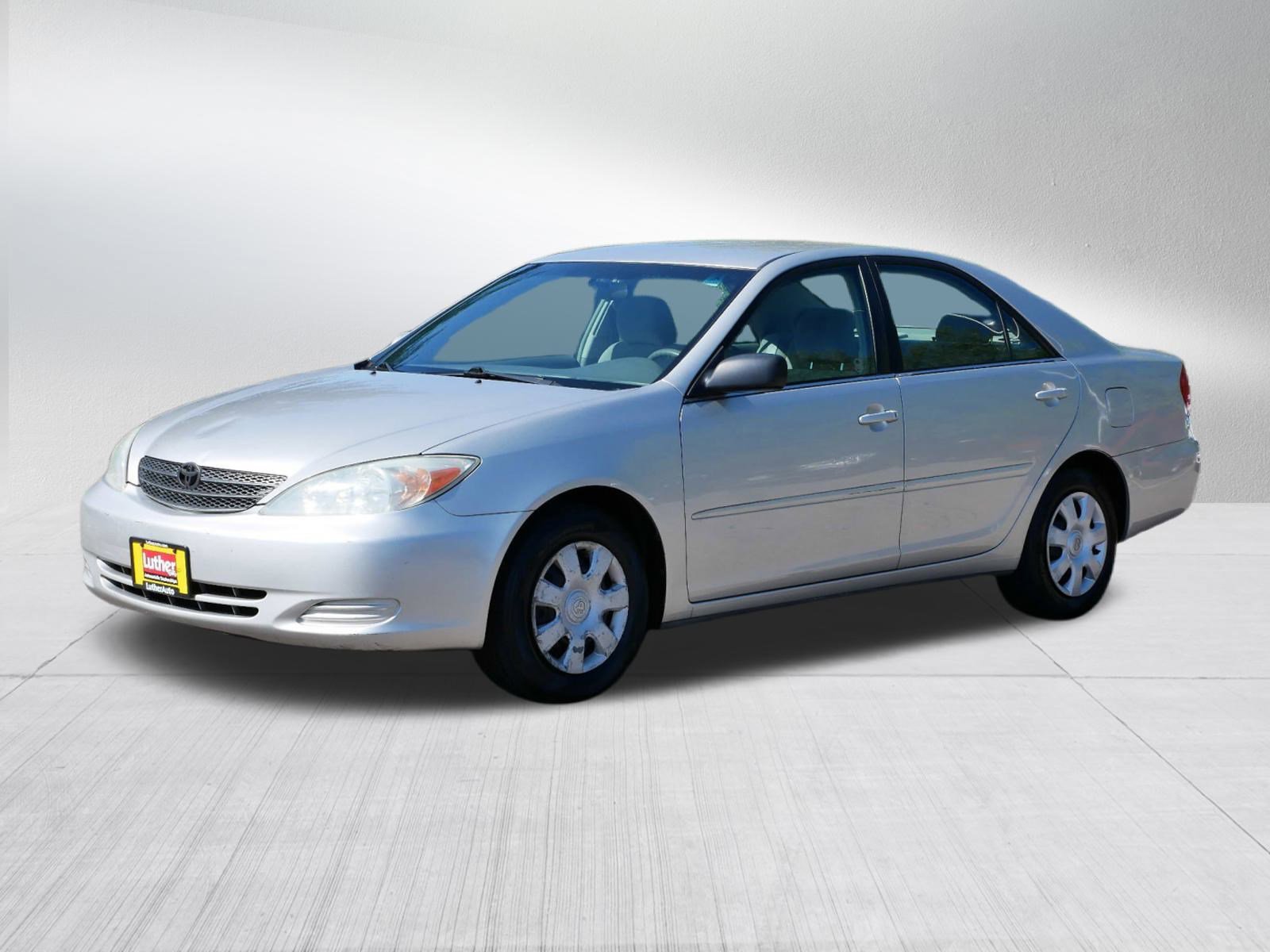 2004 Toyota Camry LE photo 3
