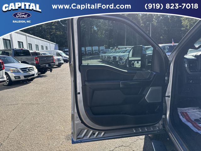 2023 Ford F-250 photo 19