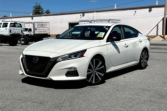 2019 Nissan Altima 2.5 SR photo 2