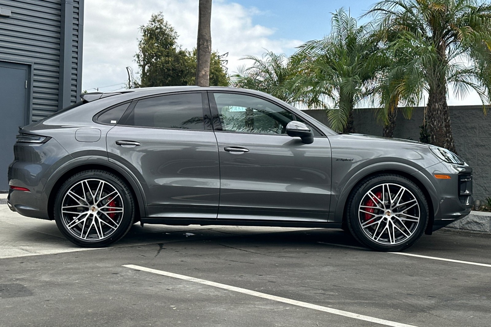2026 Porsche Cayenne S E-Hybrid Coupe photo 10