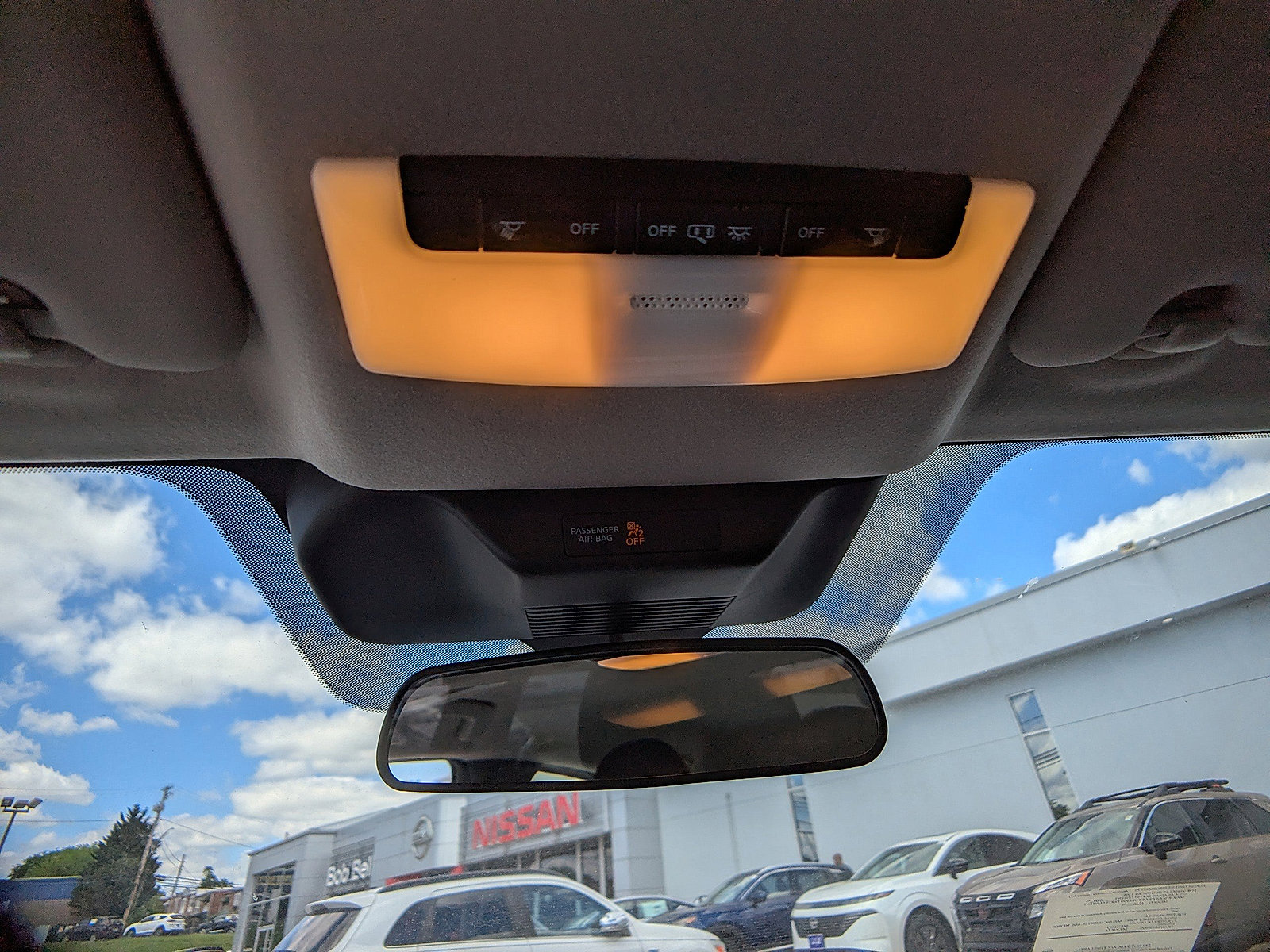 2025 Nissan Kicks S photo 4