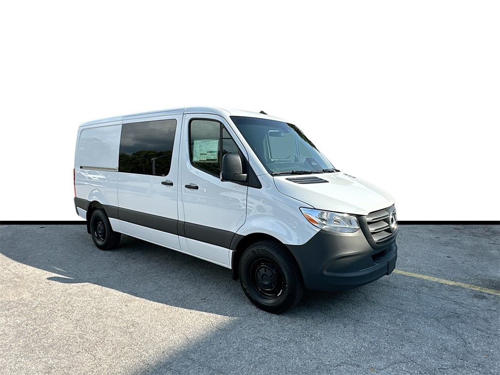 2025 Mercedes-Benz Sprinter Crew Van Base's photo