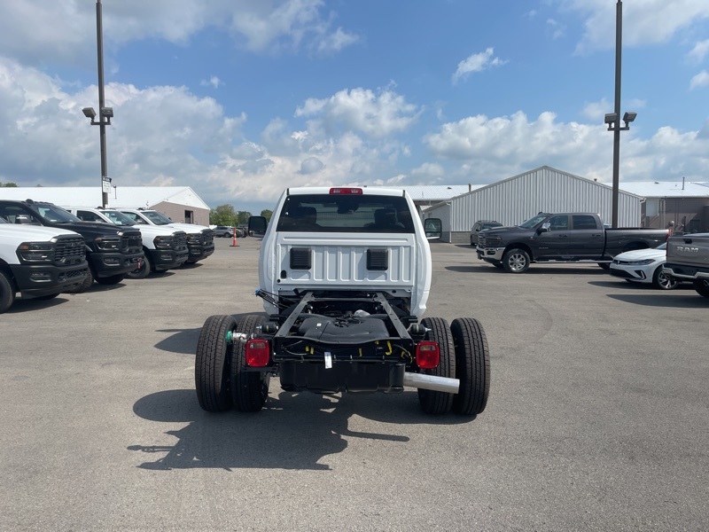 2025 Ram 3500 Tradesman photo 3