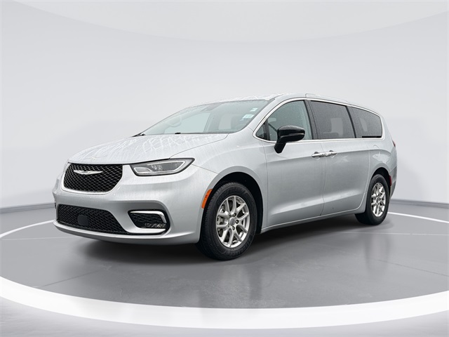 2024 Chrysler Pacifica Touring L's photo