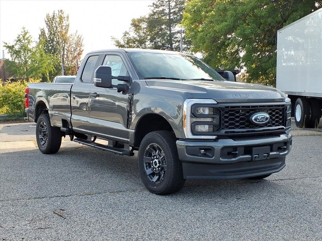 2026 Ford F-350 Super Duty XL's photo