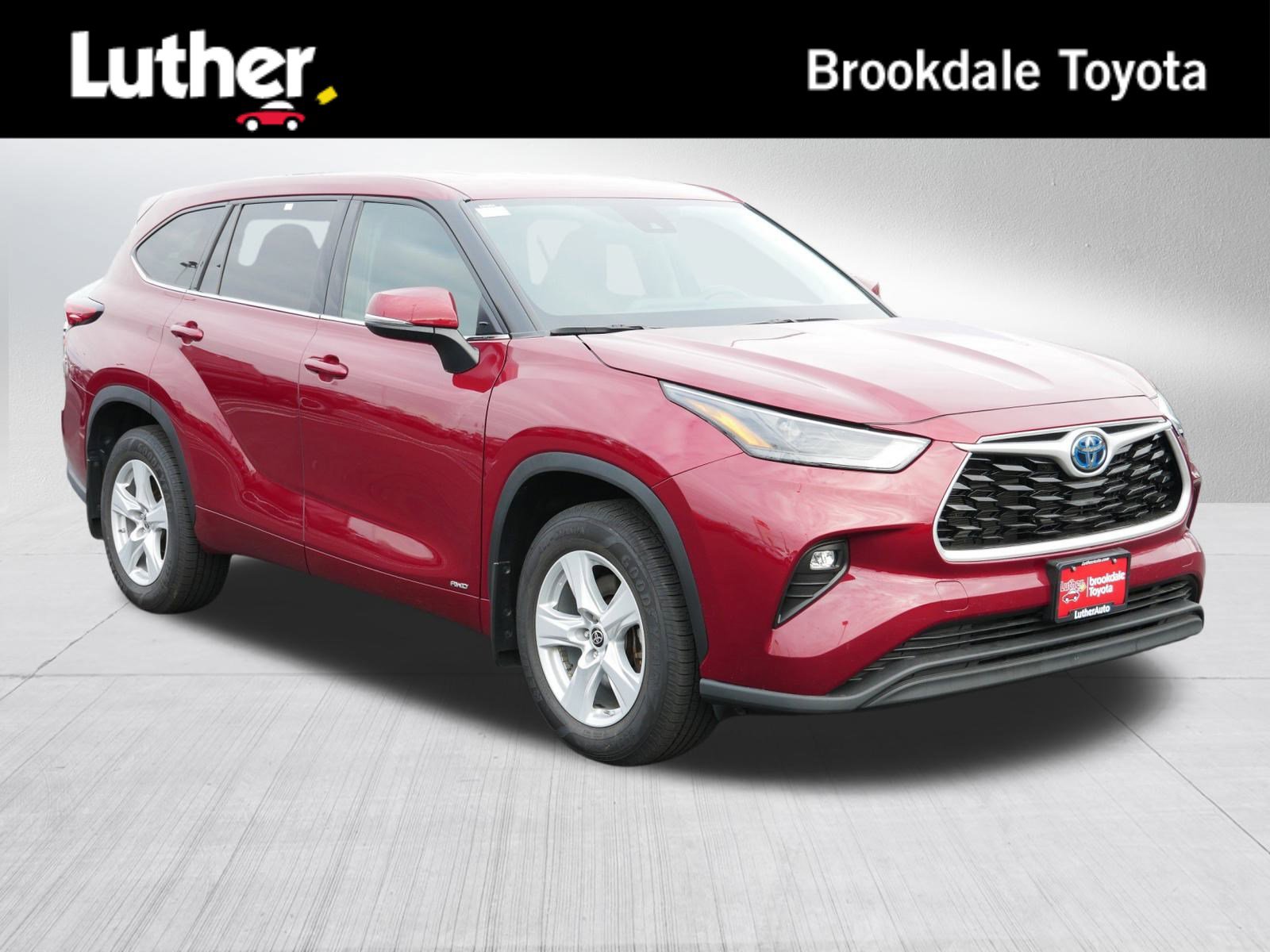 2022 Toyota Highlander LE's photo