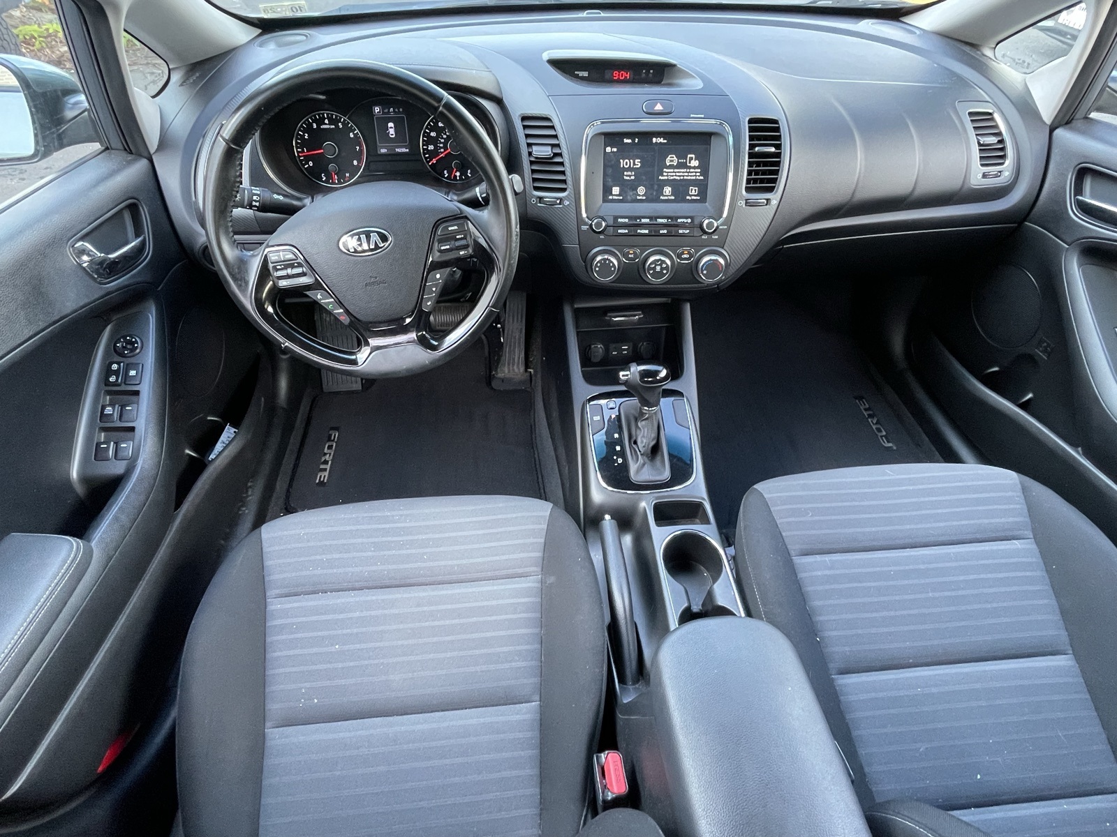 2017 Kia Forte S photo 2
