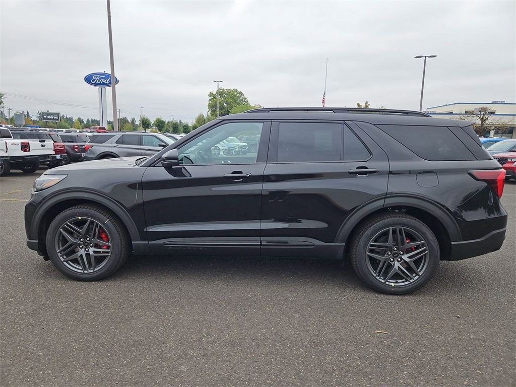 2025 Ford Explorer ST photo 2