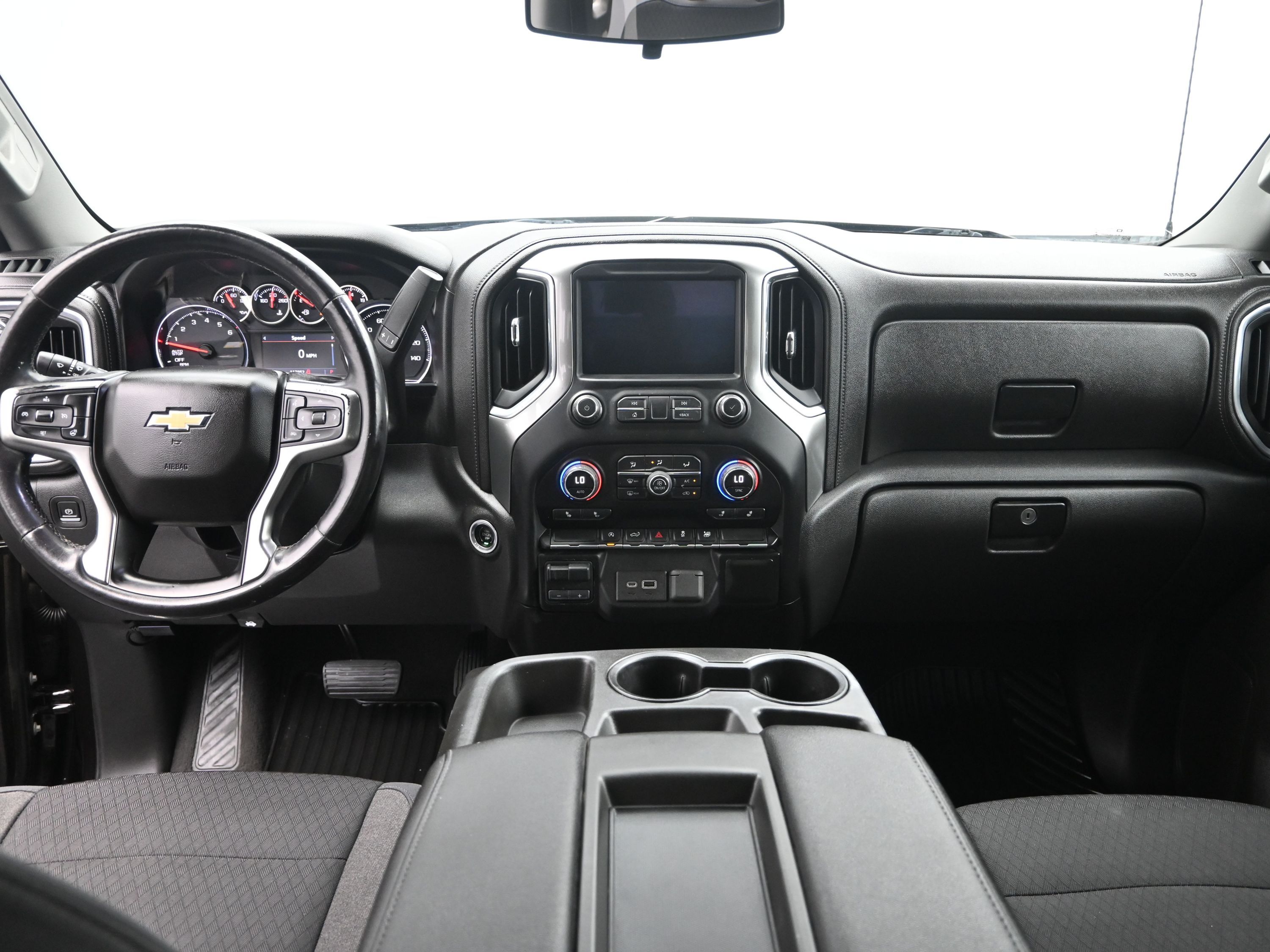 2019 Chevrolet Silverado 1500 LT photo 3