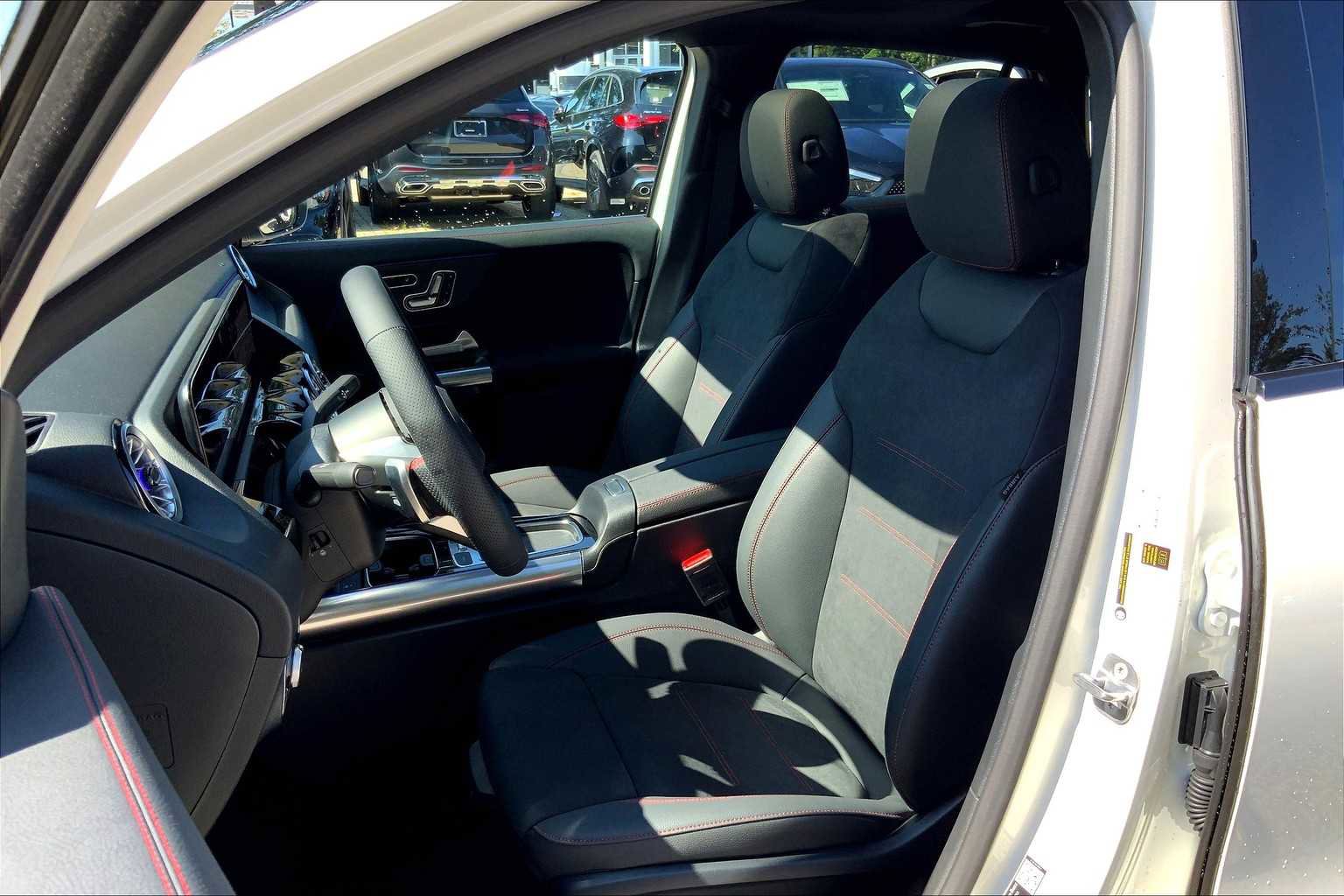 2026 Mercedes Benz GLA 250 4MATIC photo 11