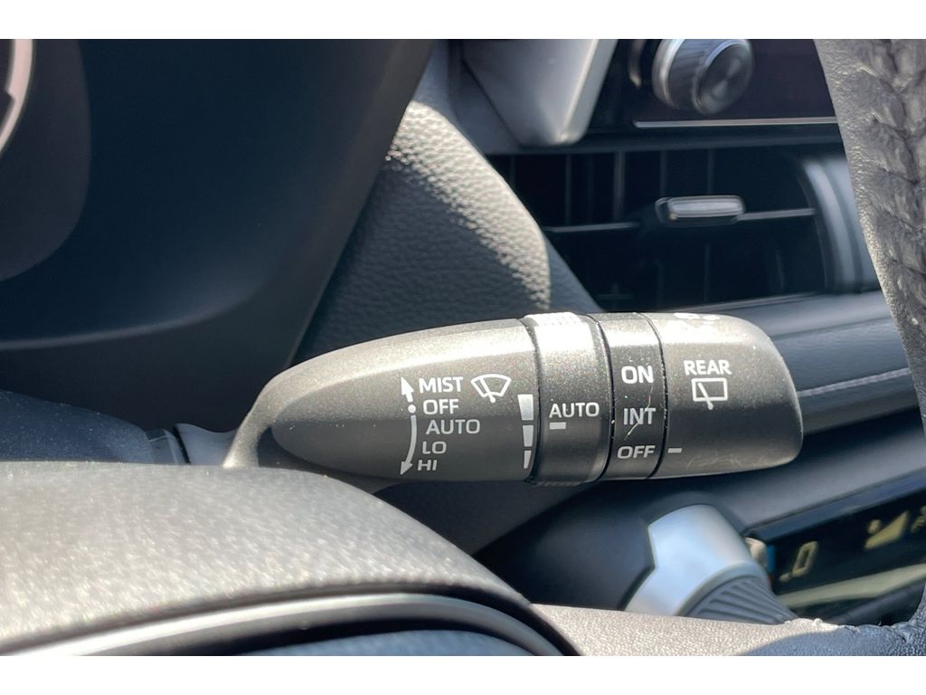 2023 Toyota RAV4 XLE photo 34