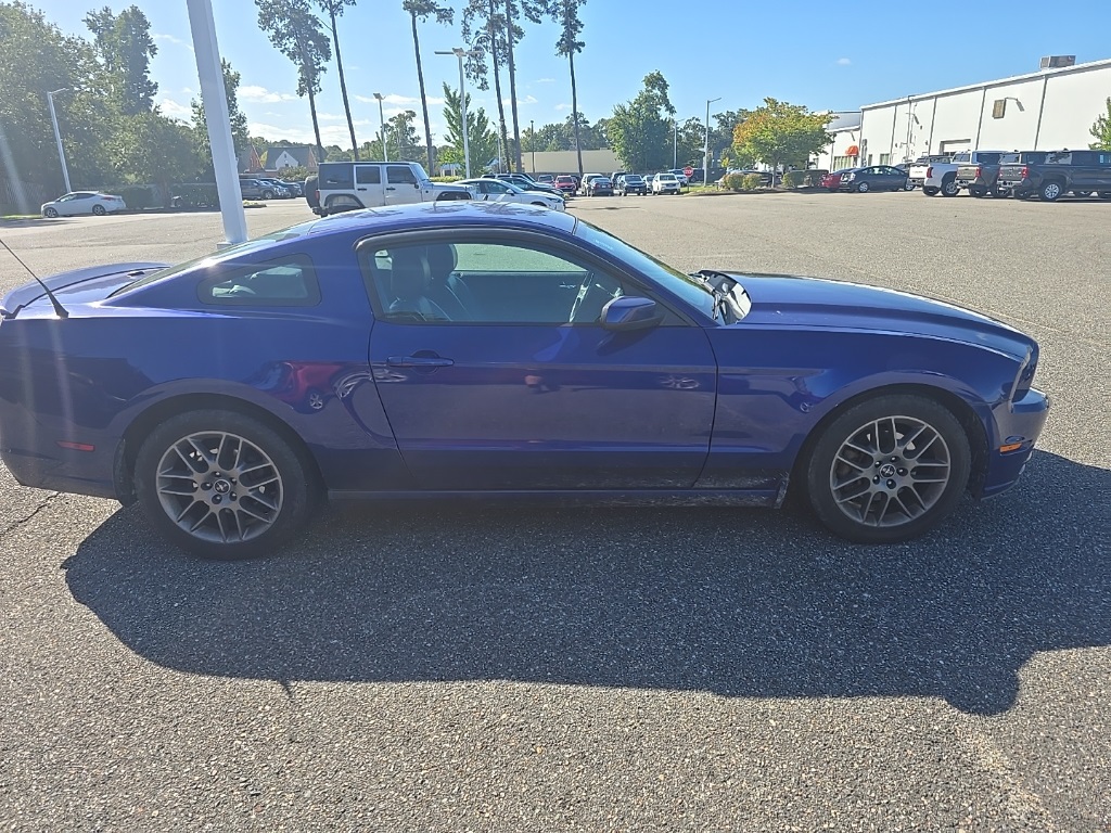 2014 Ford Mustang V6 Premium photo 4