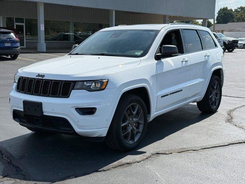 2021 Jeep Grand Cherokee Anniversary Edition photo 8