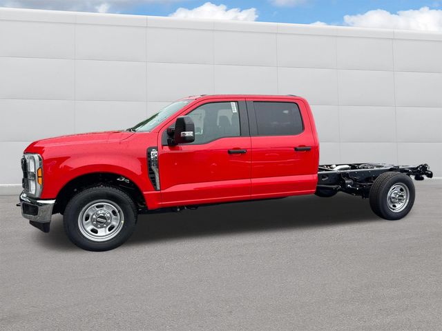 2025 Ford F-350 photo 2