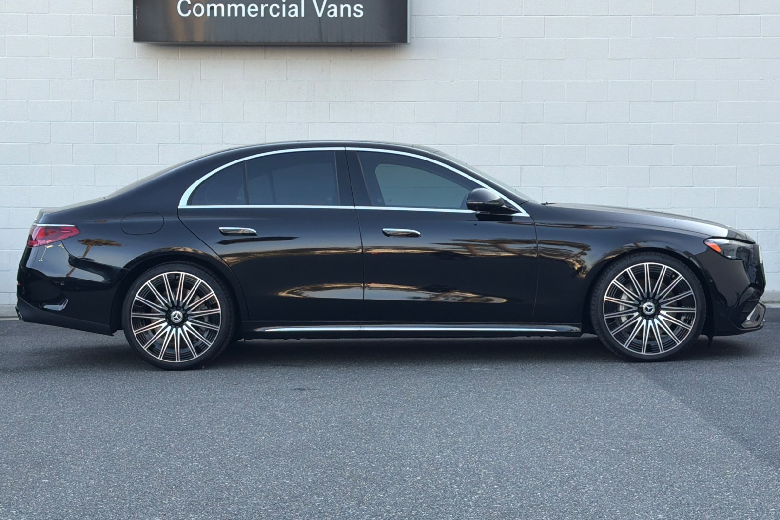 2024 Mercedes Benz E 450 4MATIC photo 3