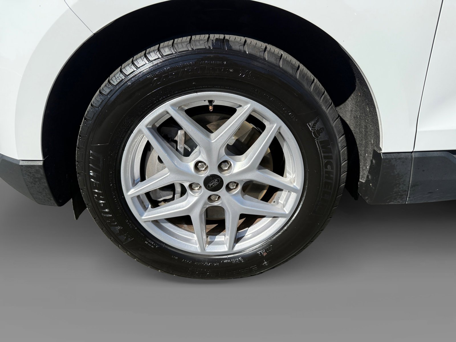 2024 Ford Edge SEL photo 9