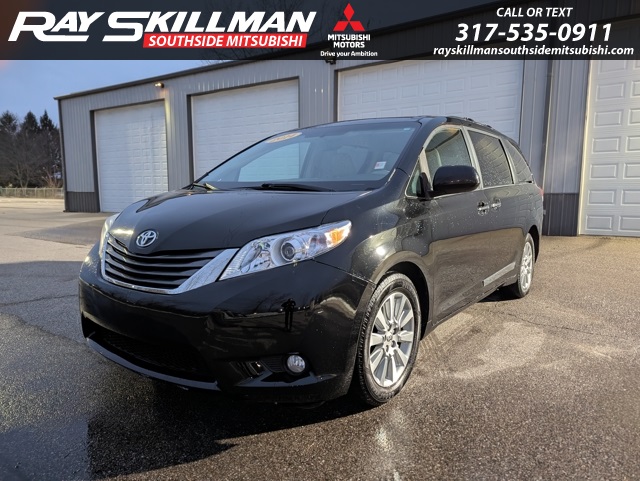 2014 Toyota Sienna XLE's photo