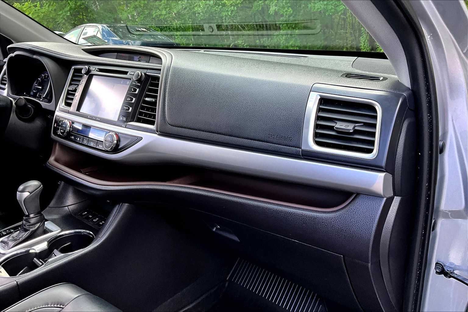 2019 Toyota Highlander XLE photo 17