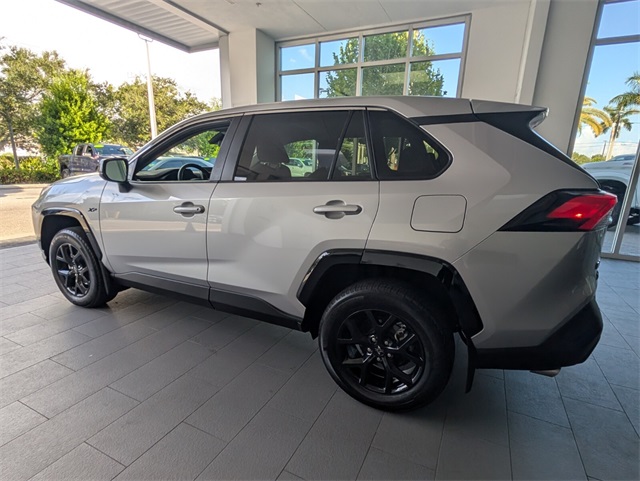 2024 Toyota RAV4 LE photo 10