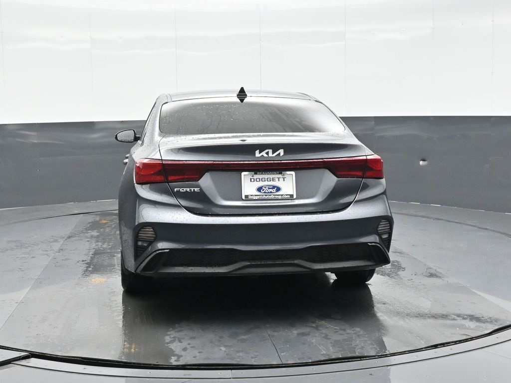 2024 Kia Forte LXS photo 2