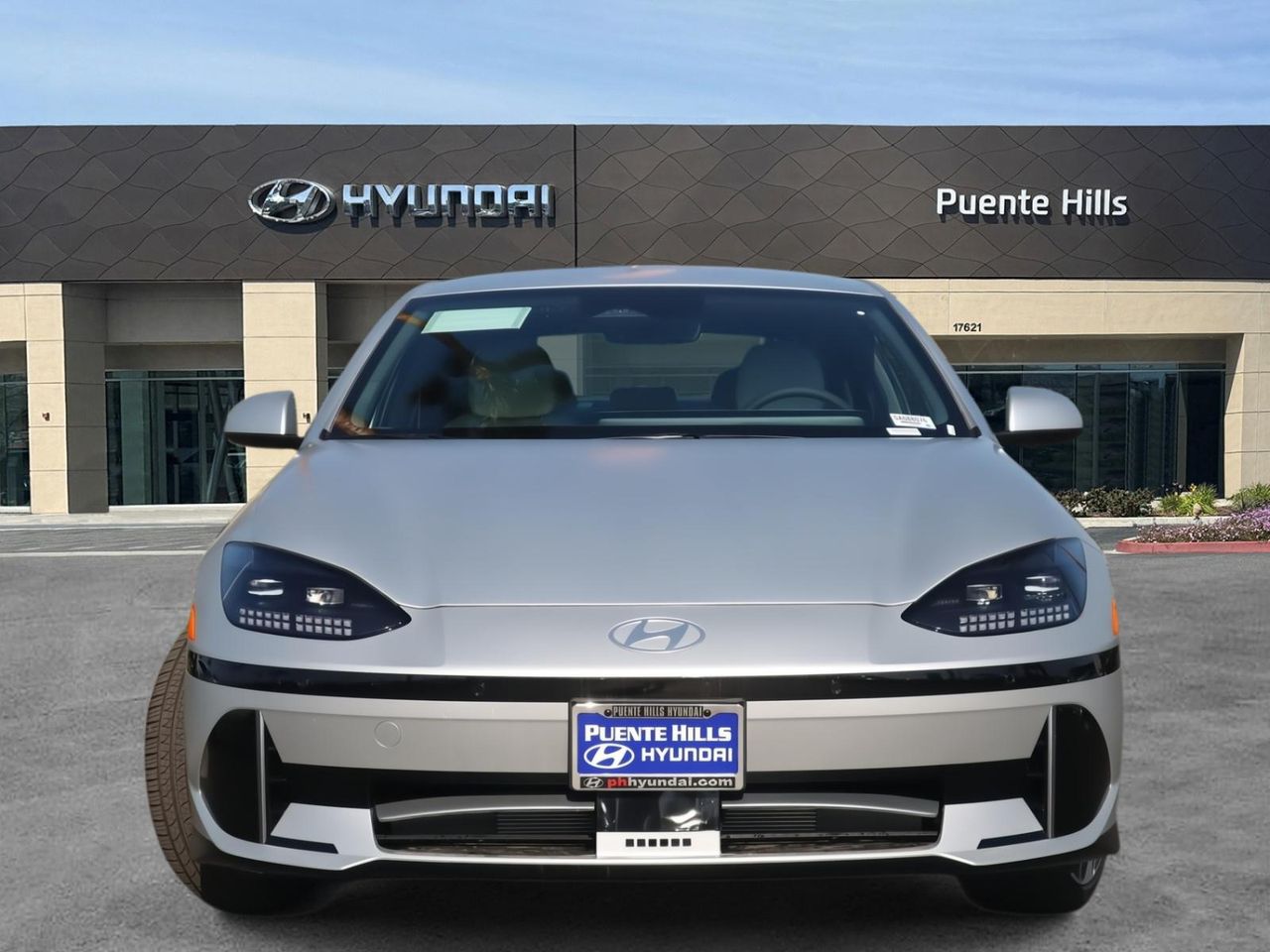 2025 Hyundai Ioniq 6 SEL photo 2