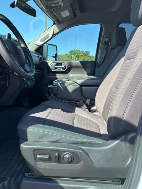 2023 Chevrolet Silverado 2500HD Custom photo 9