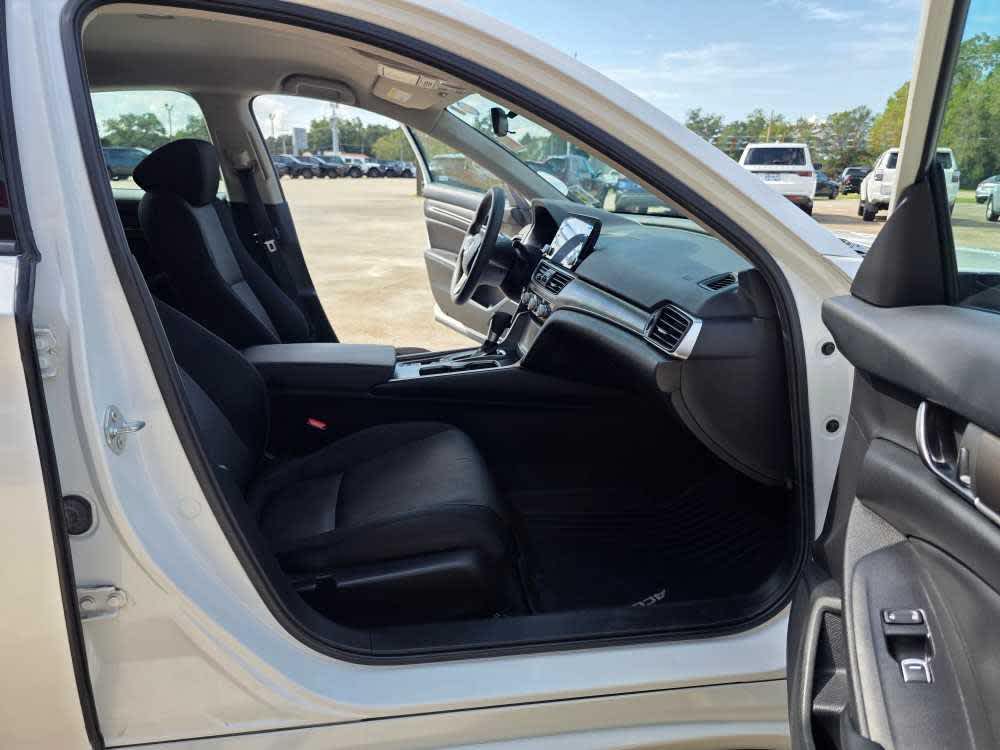 2021 Honda Accord LX photo 11