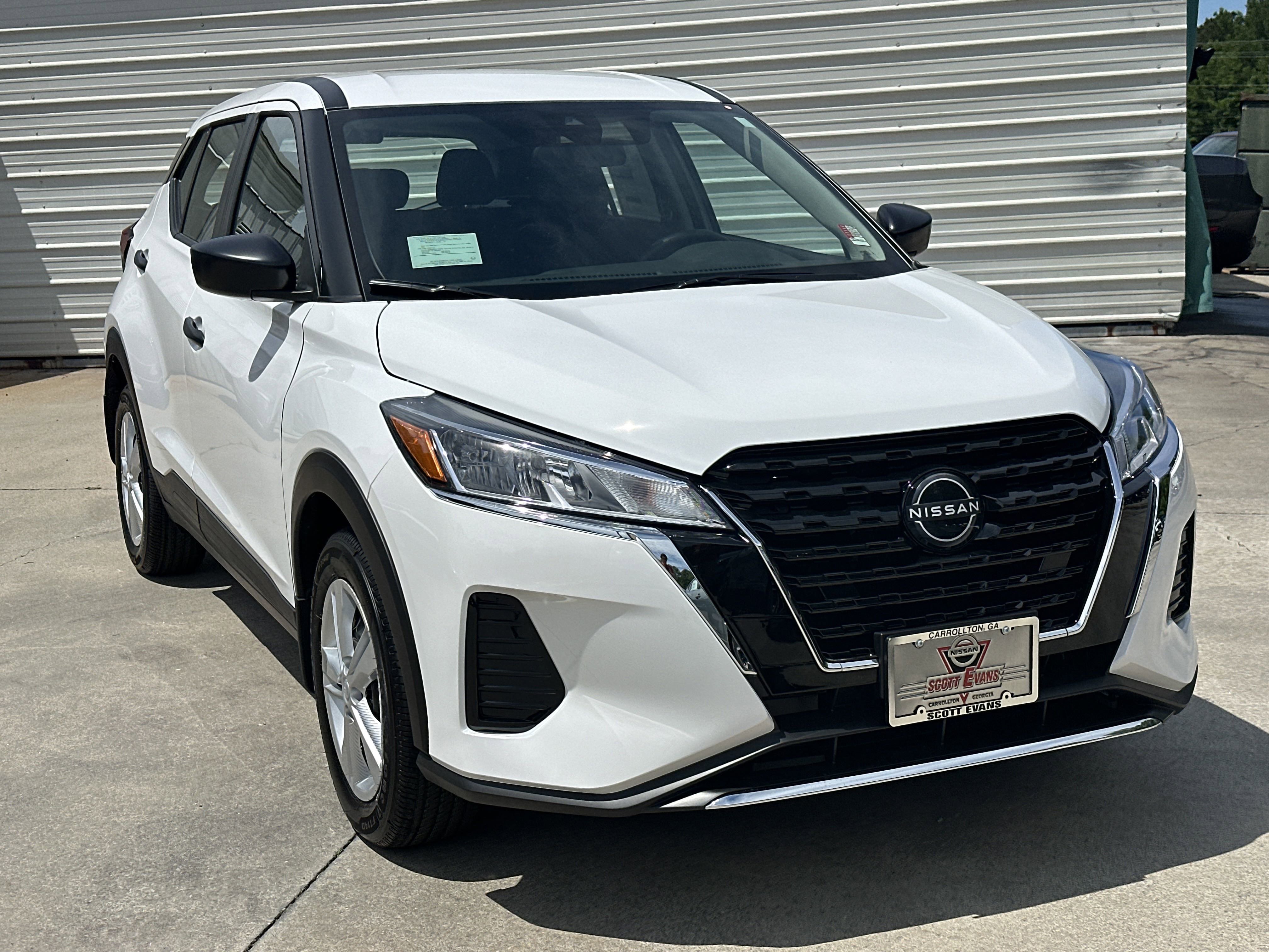2025 Nissan Kicks Play S photo 2