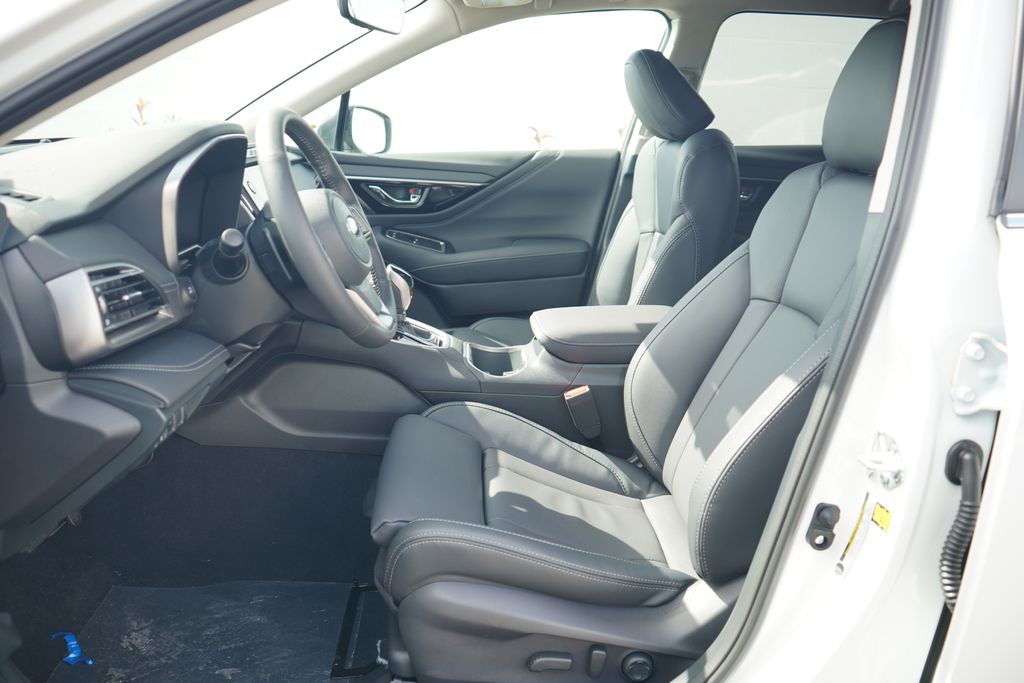 2025 Subaru Outback Limited photo 2