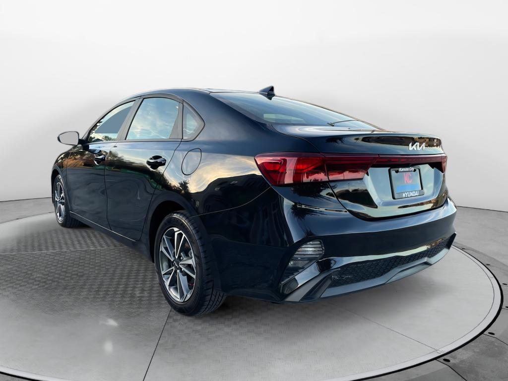 2024 Kia Forte LXS photo 3