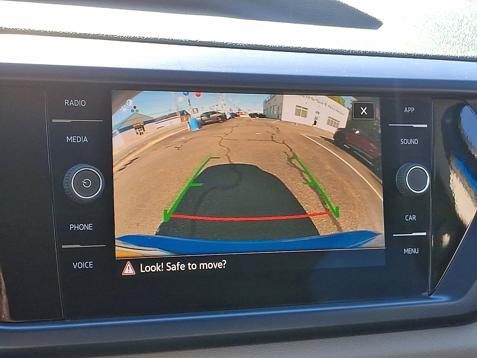 2022 Volkswagen Taos SE photo 14