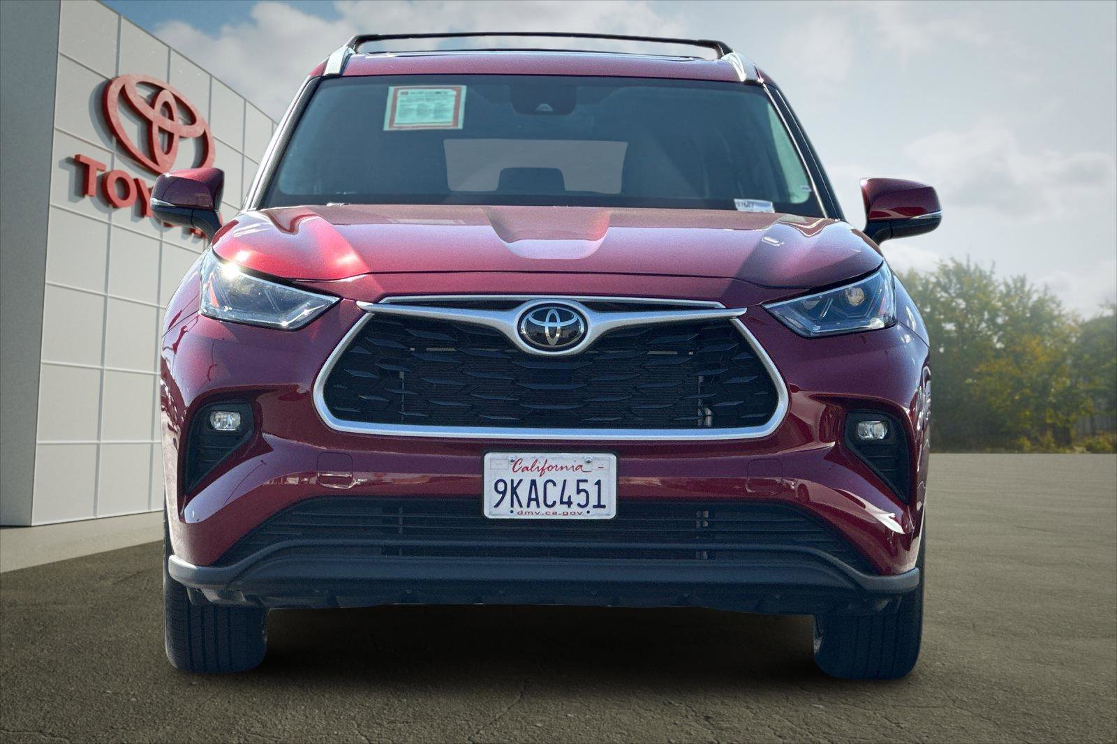 2023 Toyota Highlander L photo 8
