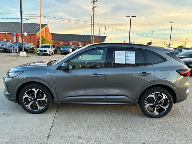 2024 Ford Escape Hybrid ST-Line Elite photo 4