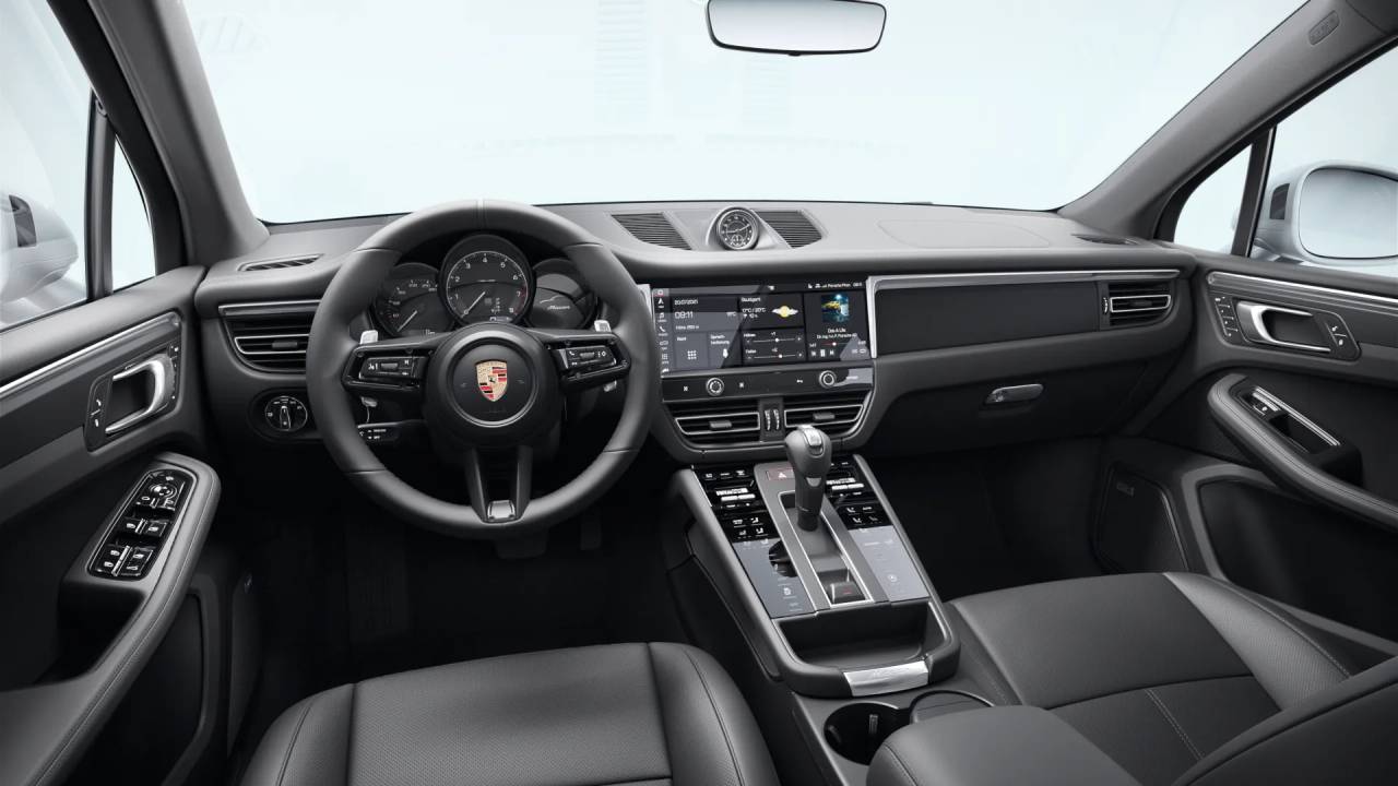 2026 Porsche Macan T photo 10