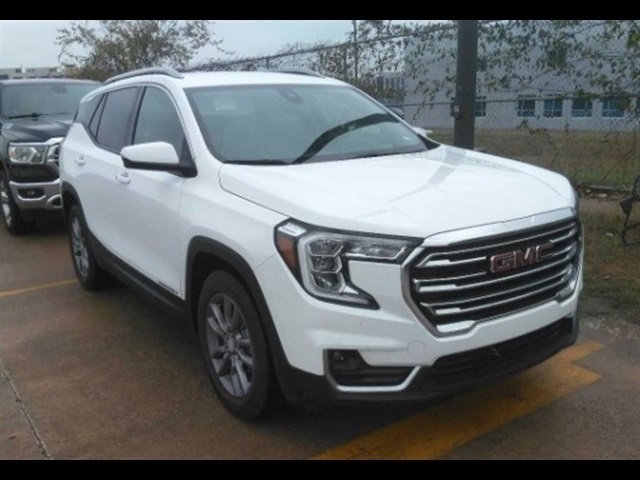 2024 GMC Terrain SLT's photo