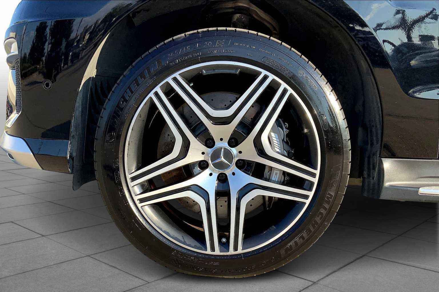 2015 Mercedes Benz ML 63 photo 7