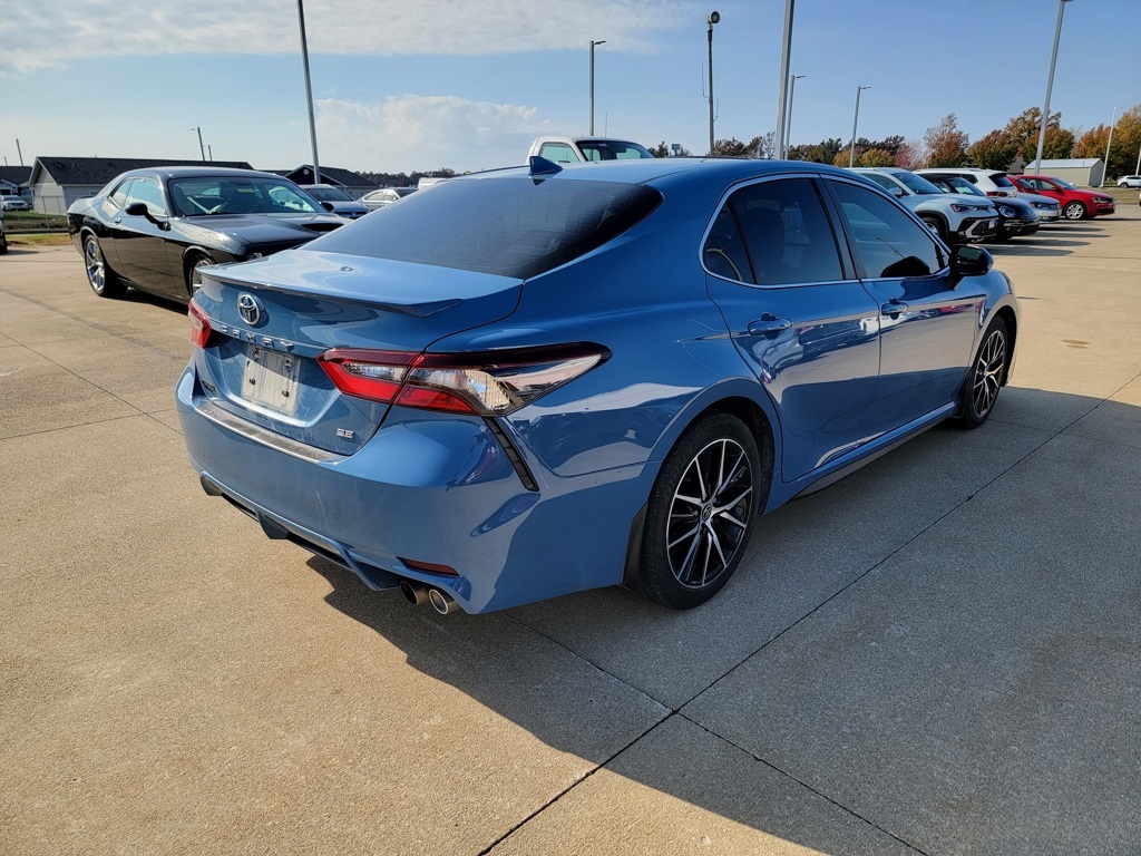 2023 Toyota Camry SE photo 3
