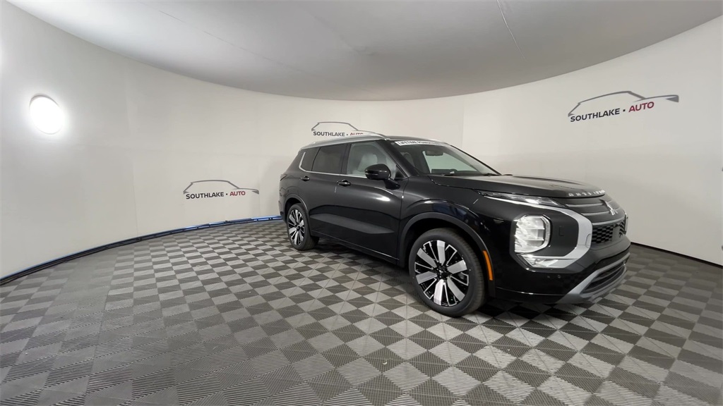 2025 Mitsubishi Outlander Platinum photo 2