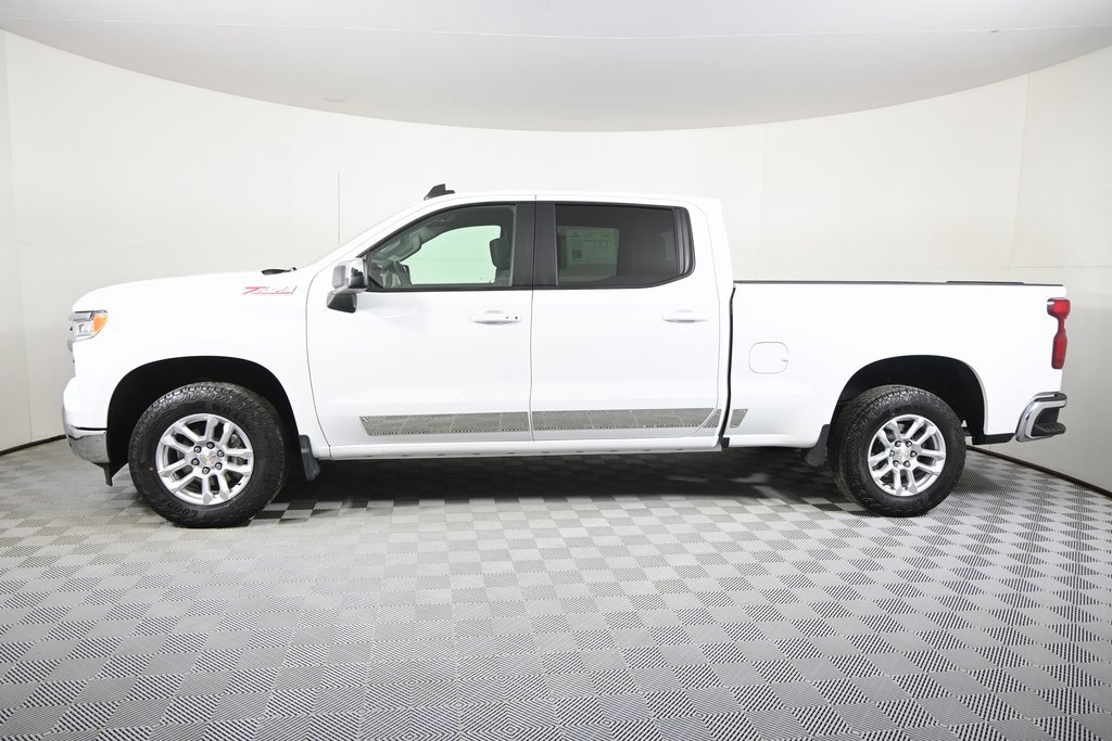 Used 2024 Chevrolet Silverado 1500 LT with VIN 1GCUDDED5RZ177208 for sale in Forest Lake, Minnesota