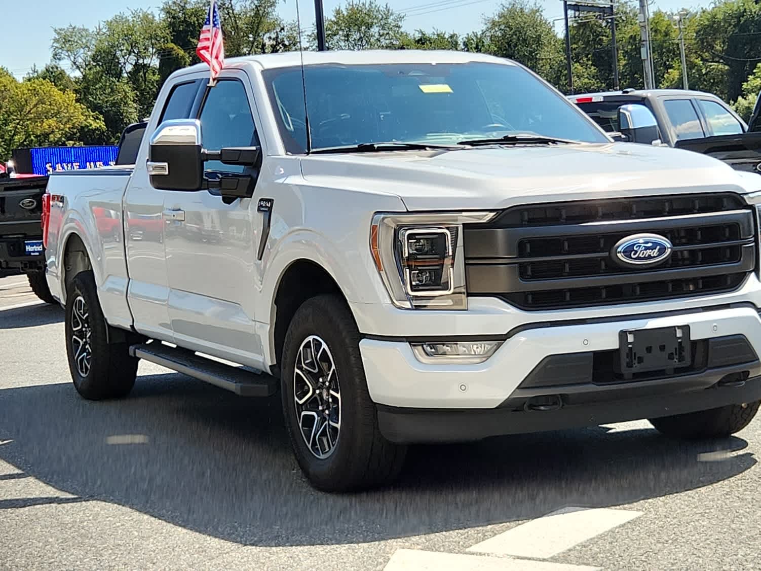 2022 Ford F-150 Lariat photo 2