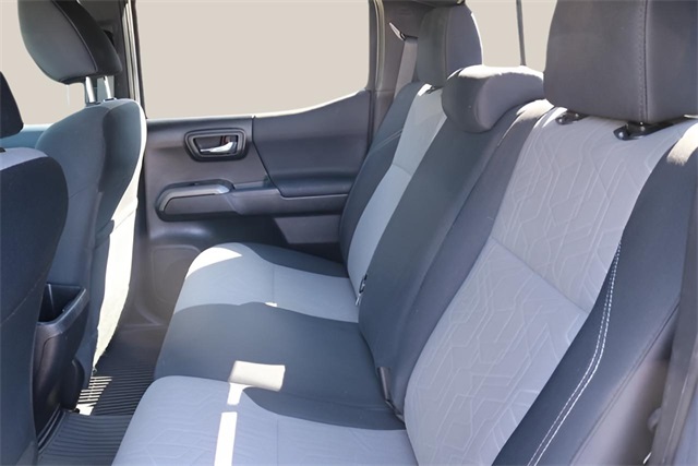 2023 Toyota Tacoma TRD Off-Road photo 12