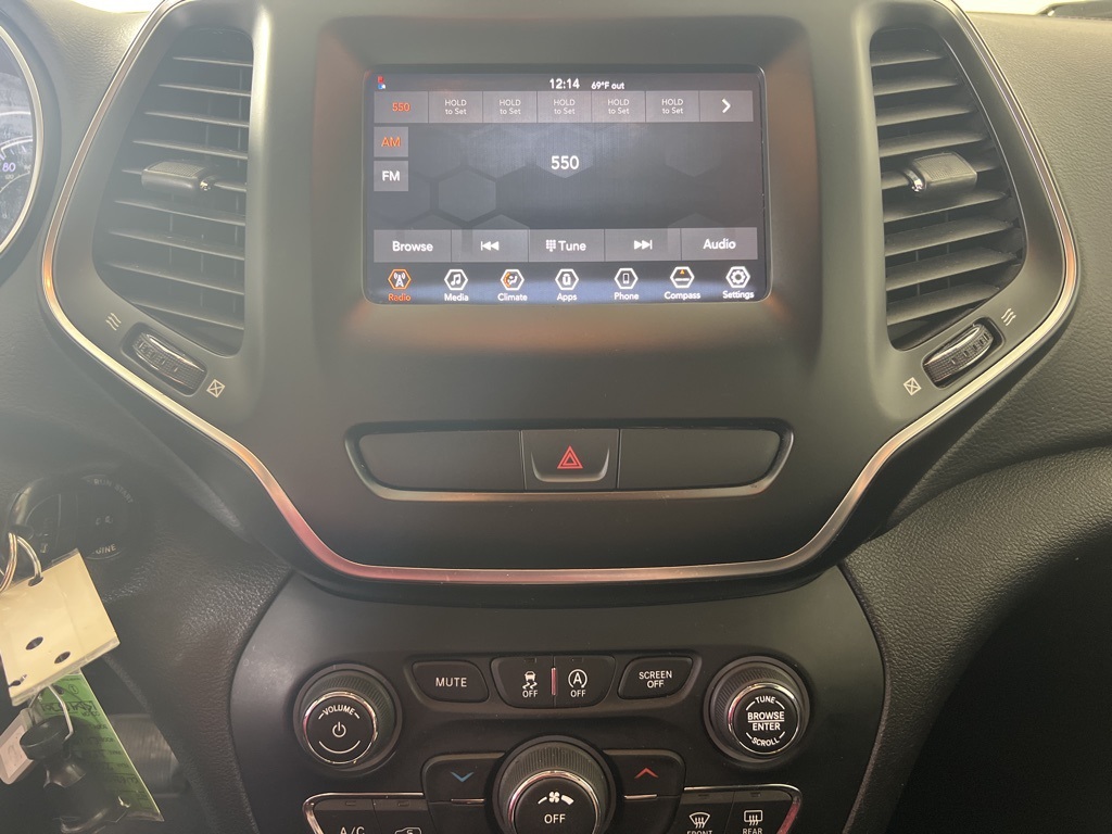 2019 Jeep Cherokee Latitude photo 12